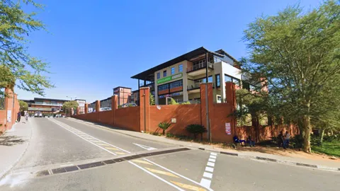 Northlands Corner, Retail Centre & Office park, New Market Road, North Riding