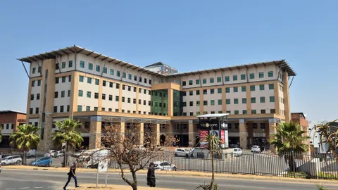 The Core Shopping Center, Sunninghill