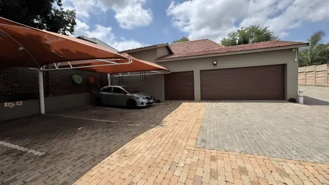 Vacant Corner-Site Office On Auction: 308 Barry Hertzog Avenue, Greenside