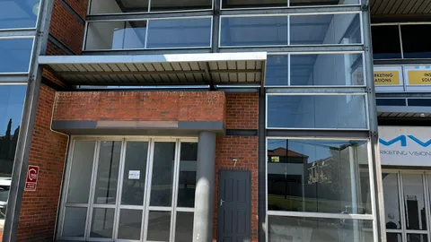 9 Campbell Rd, Fourways