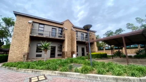 846 Janadel Avenue, Halfway House