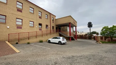 118 Richards Dr, Halfway House