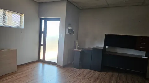 66 Graham Rd, Silver Lakes