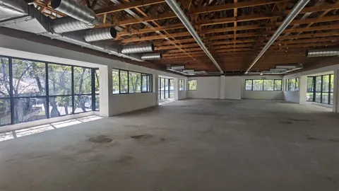 142 Western Service Rd