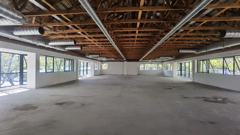 142 Western Service Rd