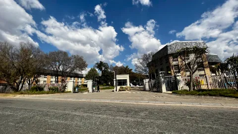 6E Herman Street, Corner Corobrick Road, Meadowdale