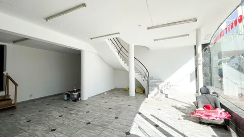 78 4th Ave, Melville