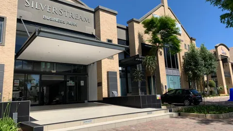 10 Muswell Rd, Bryanston