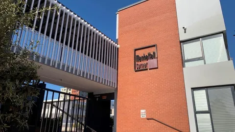 Manhattan Corner, Century Way