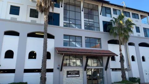Boulevard Place