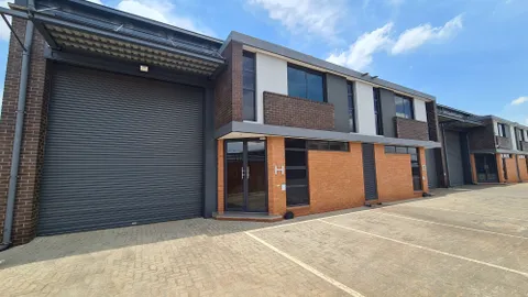 19 Tile Cres, Clayville