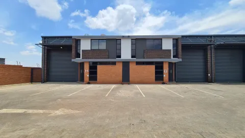 19 Tile Cres, Clayville