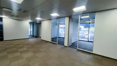 Hill on Empire, Empire Road