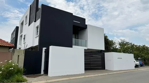 10 Gateside Avenue, Fourways