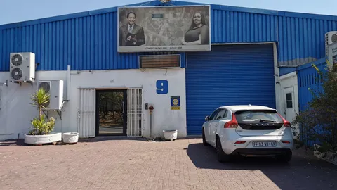 Corner Dartfield Road and Commerce Cresent West, Kramerville