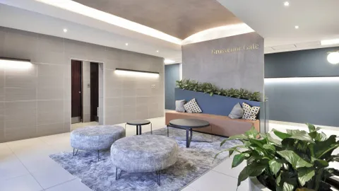 Hyde Park Lane, 407 Hyde Ln