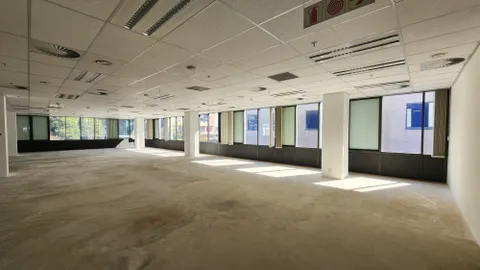 Menlyn Corner, 87 Frikkie de Beer Street