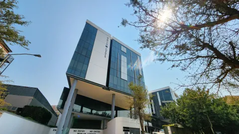 Menlyn Corner, 87 Frikkie de Beer Street