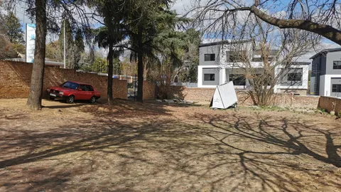 338 Bryanston Dr, Bryanston