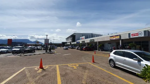 Capricorn Square Shopping Centre