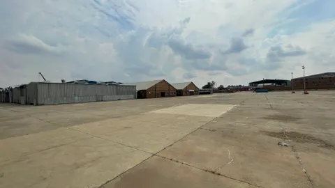 11 Newgold str, Comet