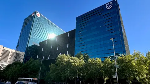 The Towers south, 2 Heerengracht Street, Cape Town CBD