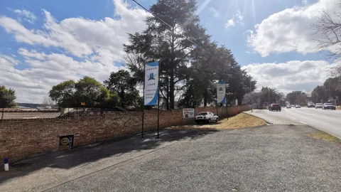 338 Bryanston Dr, Bryanston