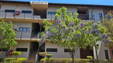 Lombardy Estate, 66 Graham Rd, Silverlakes