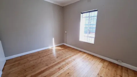 37 Lower Church Street, Wynberg CENTRAL HOUSE 