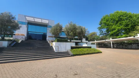 64 Wierda Road East