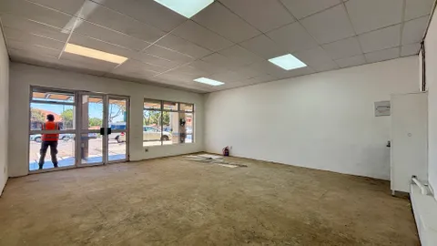 Highlands Shopping Centre, 142 Rabie Street