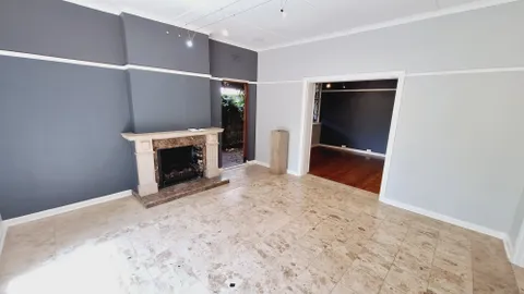 4 Alphen Hill Rd, Wynberg