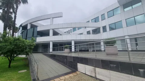 Grosvenor Corner, 195 Jan Smuts Avenue, Parktown North