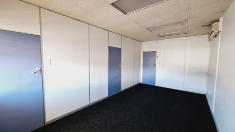 Burlington Arcade, 393 Main Road