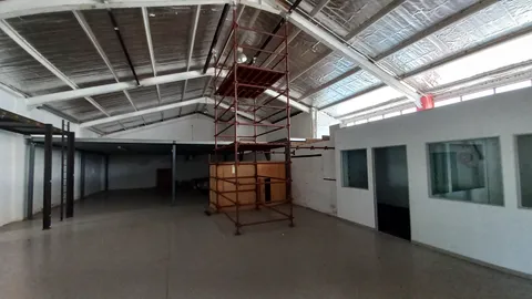 1510 sqm Warehpouse To Let Paarden Eiland