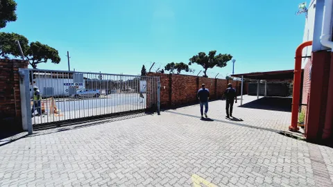 16 Flamingo Crescent