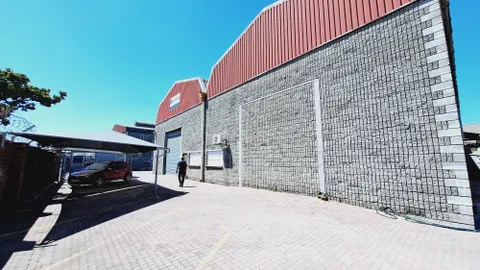 16 Flamingo Crescent