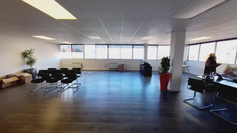 Howard Terraces, Howard Drive 