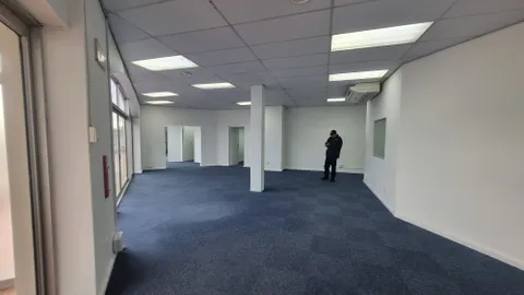 Bellville Mall, Cnr Voortrekker & Bill Bezuidenhout Str