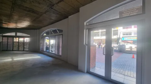 Sovereign Quay, 34 Somerset Road, Green Point