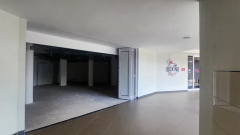 Thrupps Centre, 204 Oxford Road, Illovo