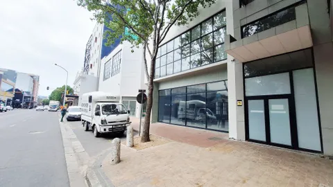 Claremont, 72 on Main 