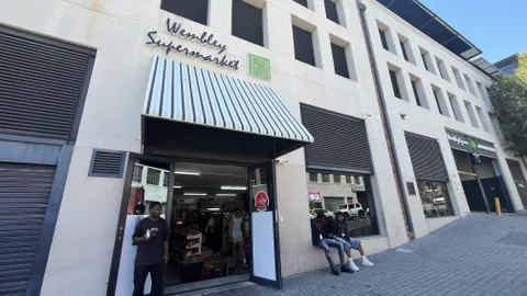 Wembley Square, 40 Solan Street, Gardens