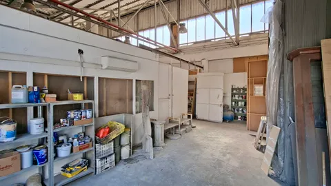 900 sqm Warehouse space To Let in Paarden Eiland