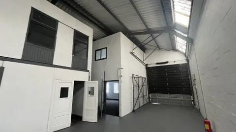 Roberts Road, Woodstock