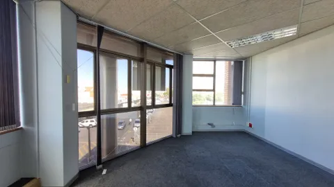 Louwville Place, 23 Vrede Street