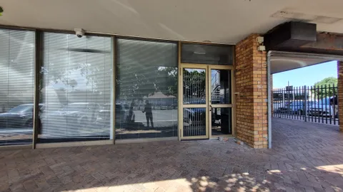 Louwville Place, 23 Vrede Street