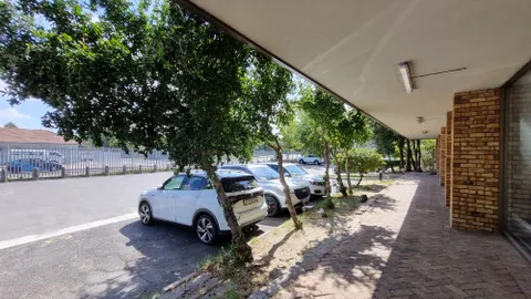 Louwville Place, 23 Vrede Street