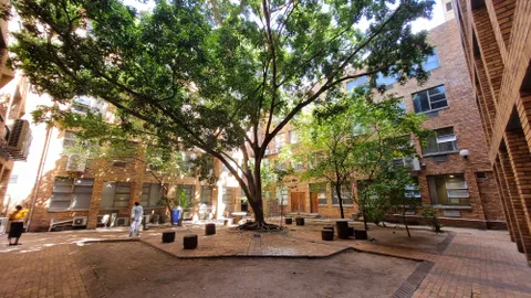 Louwville Place, 23 Vrede Street