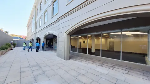 200 on Main, Claremont